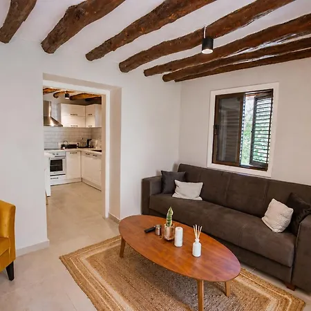 Casablanca By Holidaykeys Villa Kyrenia (Northern Cyprus)